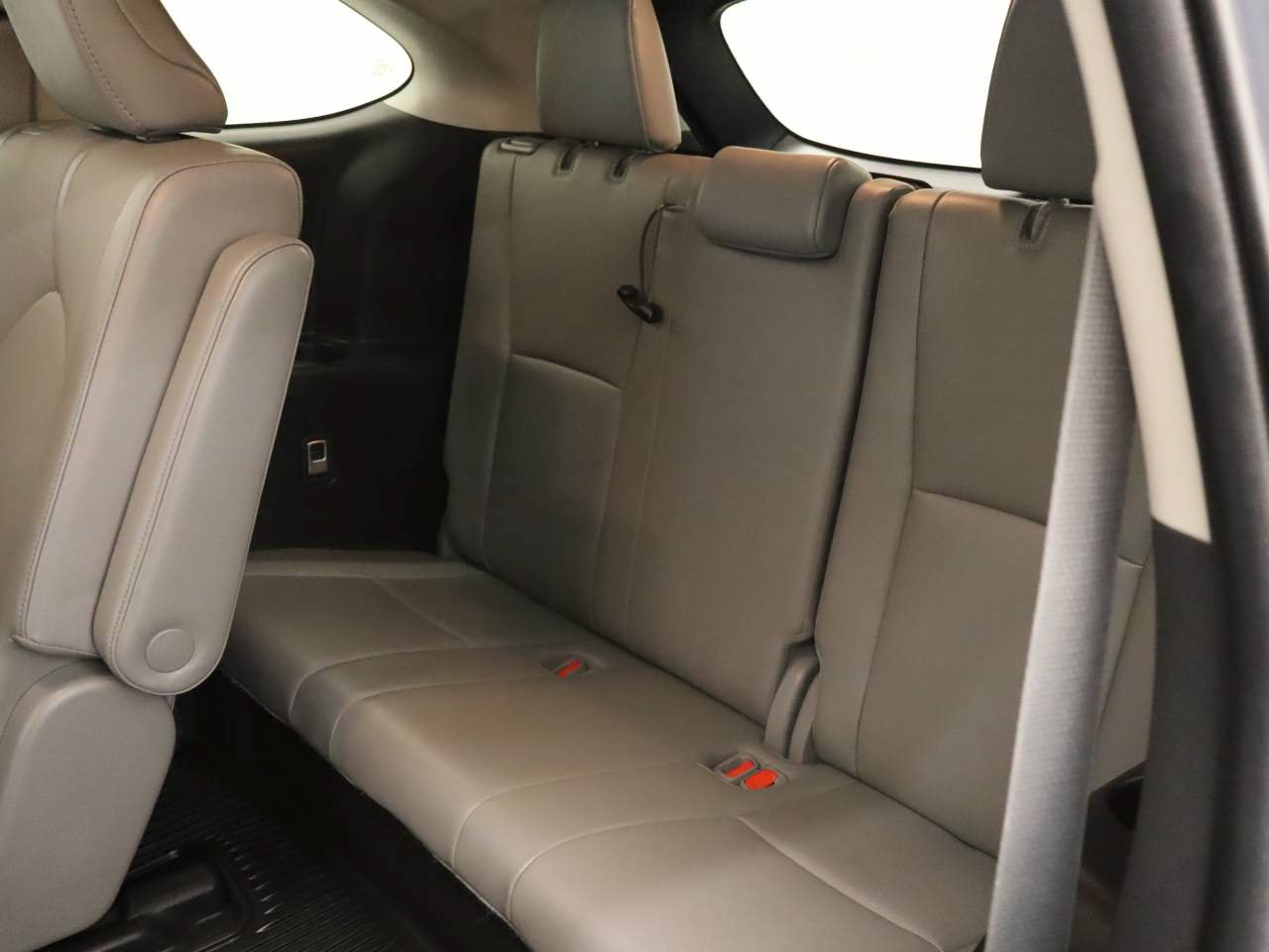Used 2023 Toyota Highlander Limited FWD image 18