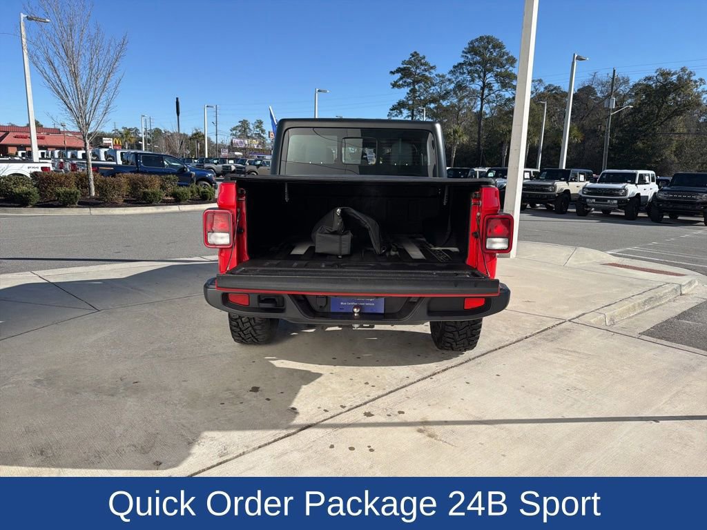 Used 2023 Jeep Gladiator Sport image 5