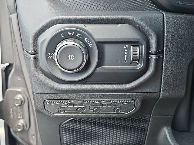 Used 2025 Jeep Wrangler Unlimited Rubicon AWD/4WD image 31