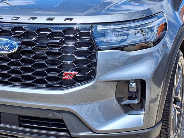 Certified 2025 Ford Explorer ST AWD/4WD image 31