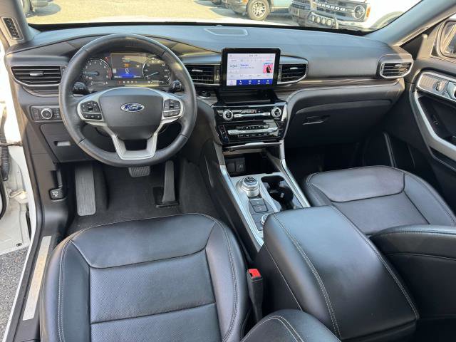 Certified 2022 Ford Explorer Limited w/ Equipment Group 301A image 5