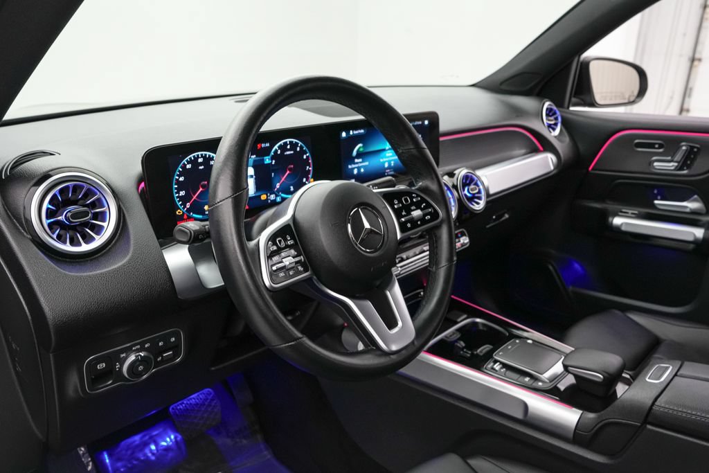 Used 2022 Mercedes-Benz GLB 250 w/ Premium Package Lite image 15