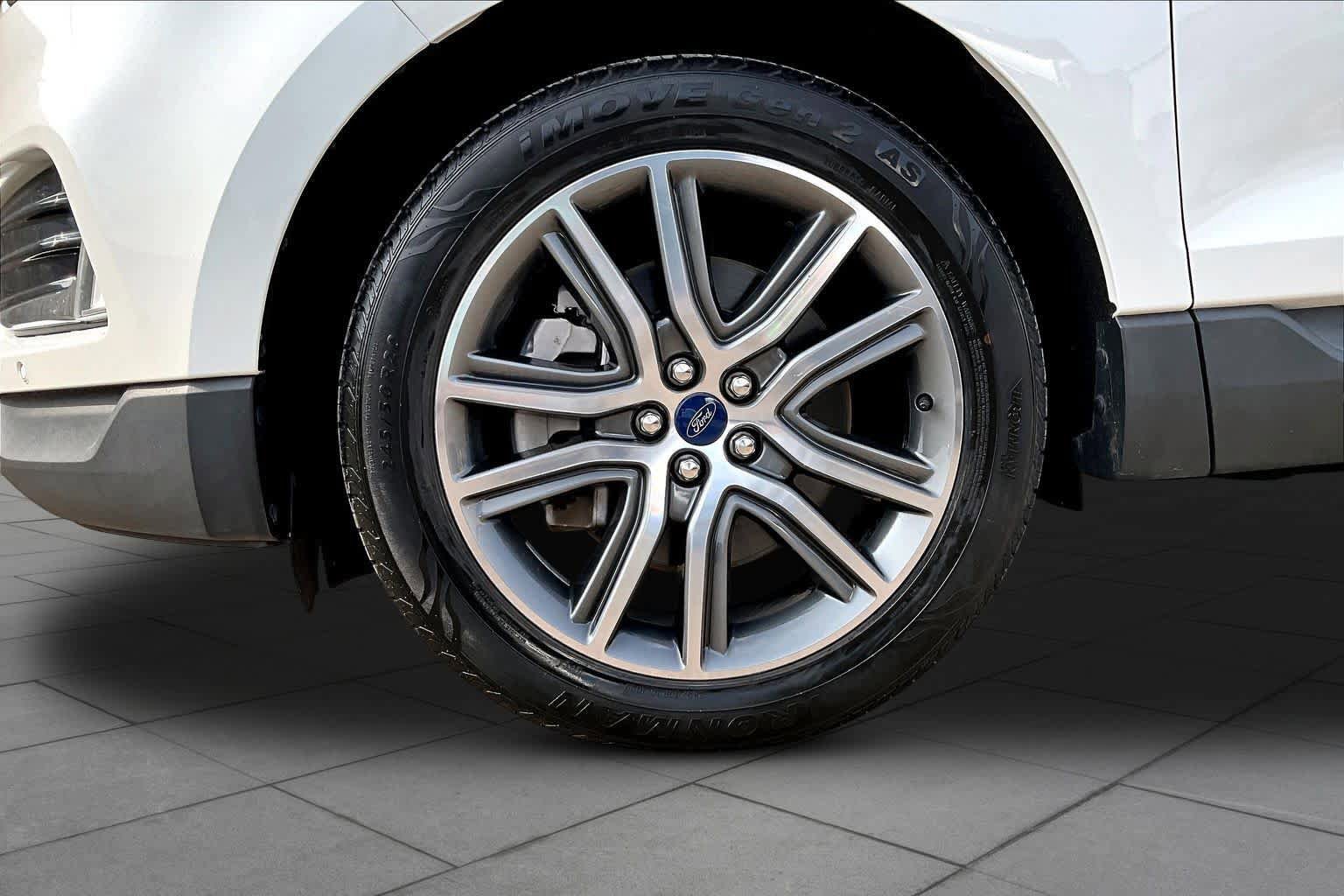 Certified 2021 Ford Edge Titanium FWD image 11