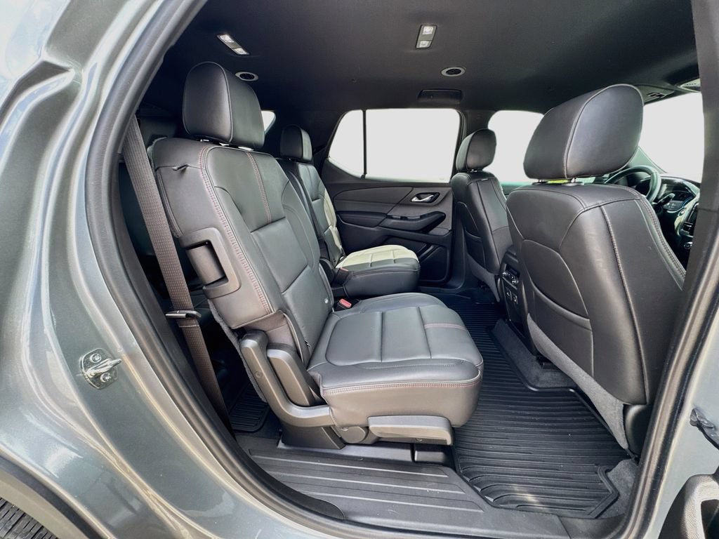 Used 2023 Chevrolet Traverse RS FWD image 29