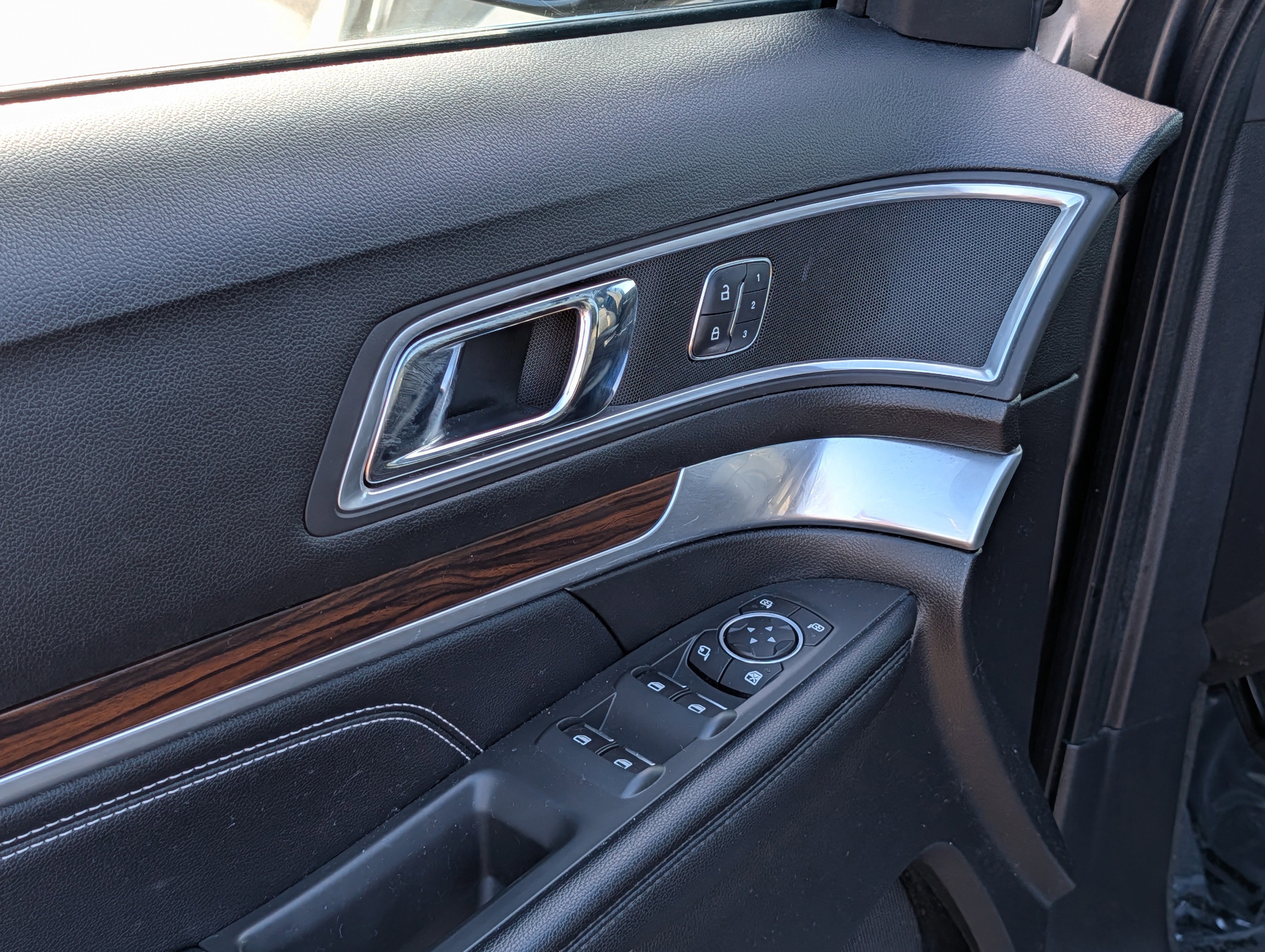 Certified 2017 Ford Explorer Limited w/ Equipment Group 303A image 21