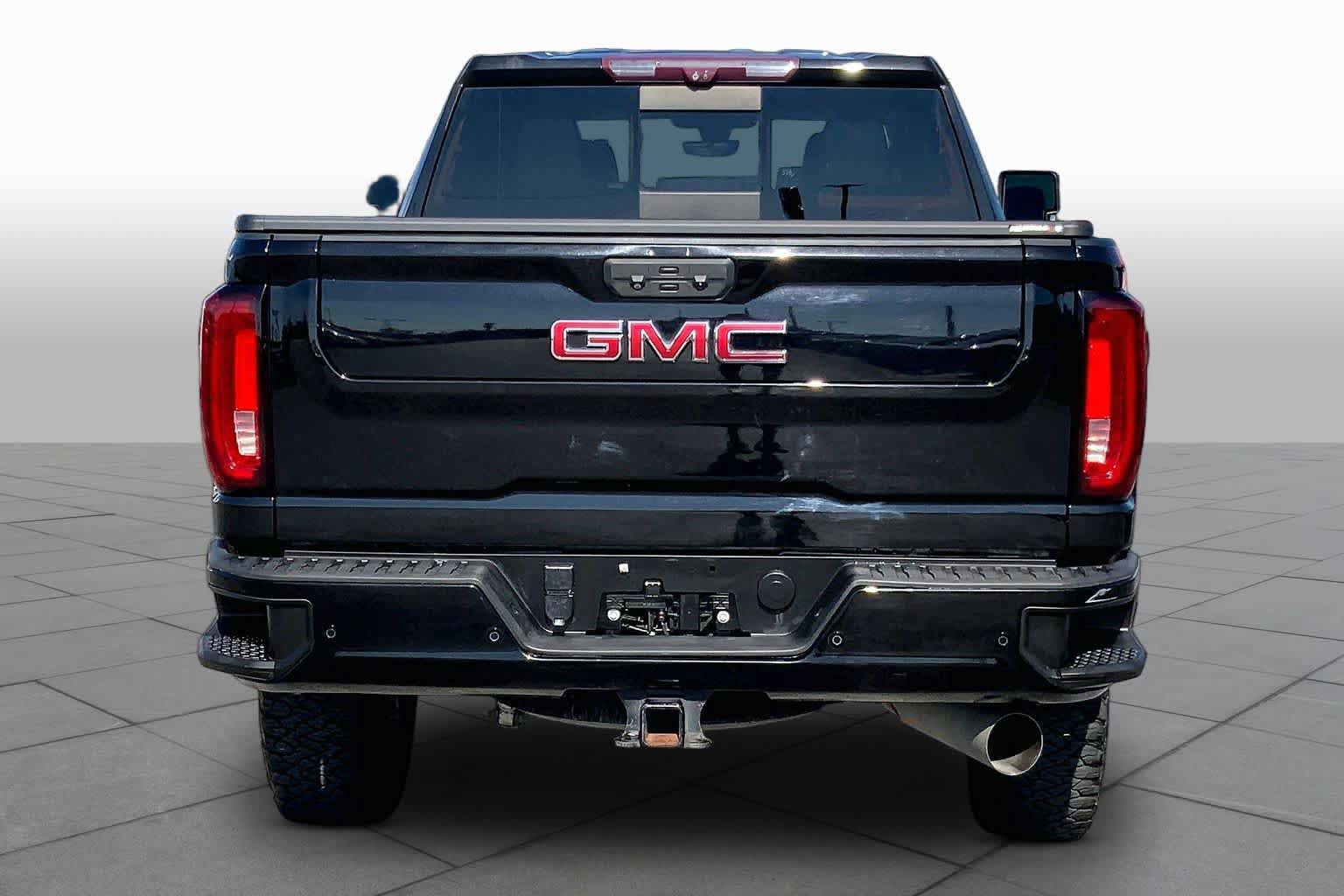 Used 2022 GMC Sierra 2500 Denali w/ Denali Black Diamond Edition AWD/4WD image 5