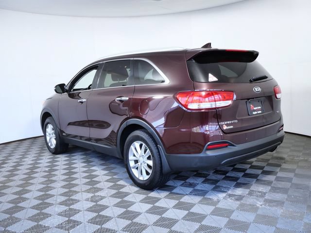 Used 2017 Kia Sorento AWD w/ LX Convenience Package image 4