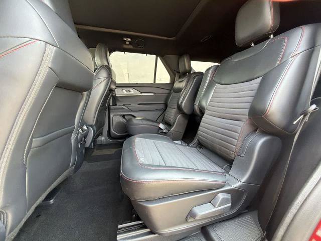 Certified 2025 Ford Explorer ST-Line w/ Premium Package AWD/4WD image 19