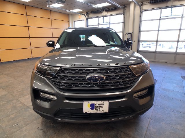 Certified 2022 Ford Explorer XLT w/ Equipment Group 202A AWD/4WD image 2