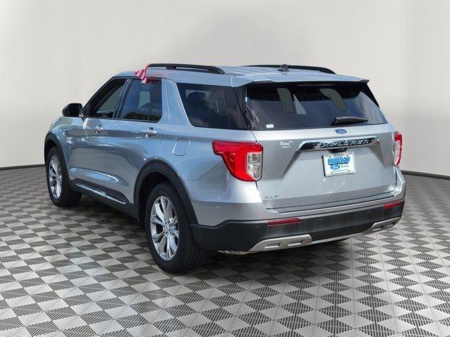 Certified 2023 Ford Explorer XLT w/ Equipment Group 202A RWD image 4