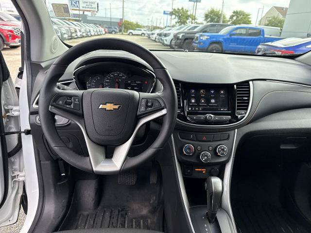 Used 2022 Chevrolet Trax LT w/ LT Convenience Package AWD/4WD image 6