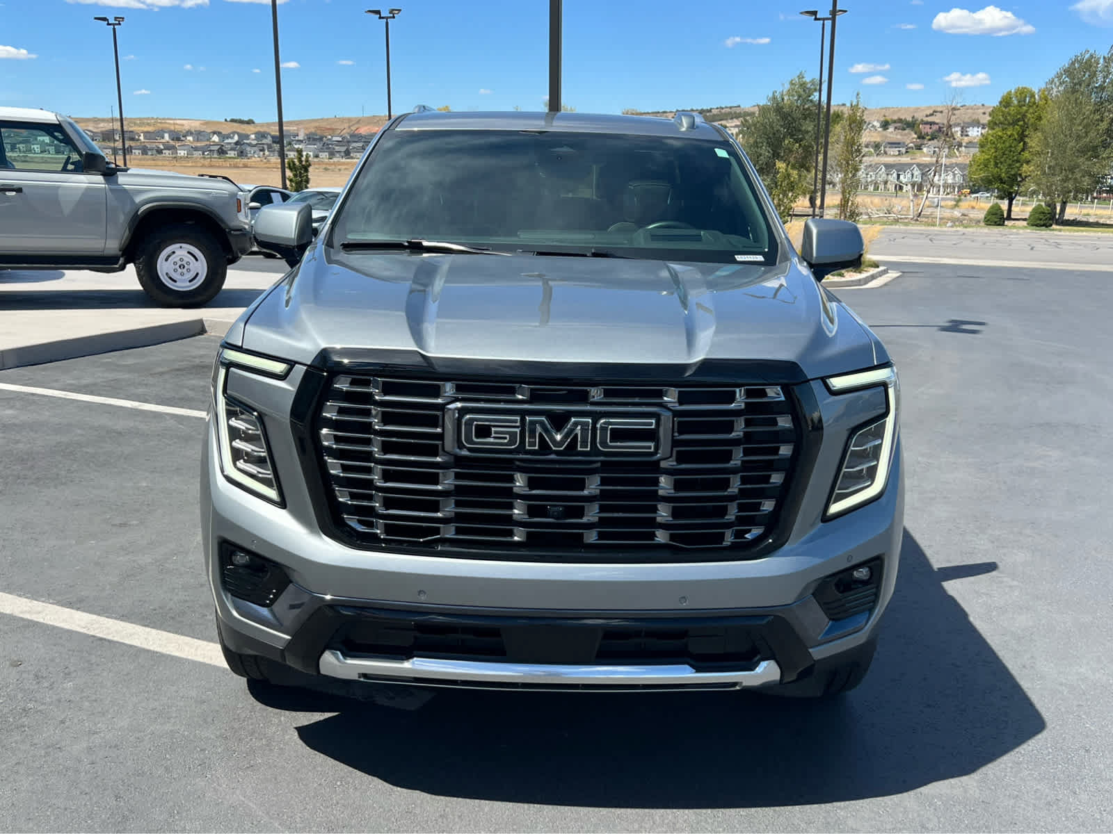 Used 2025 GMC Yukon Denali Ultimate AWD/4WD image 3