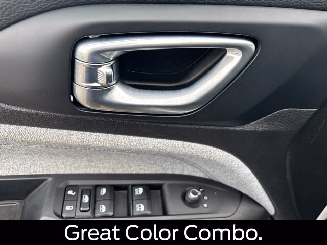 Used 2024 Jeep Compass Latitude AWD/4WD image 16