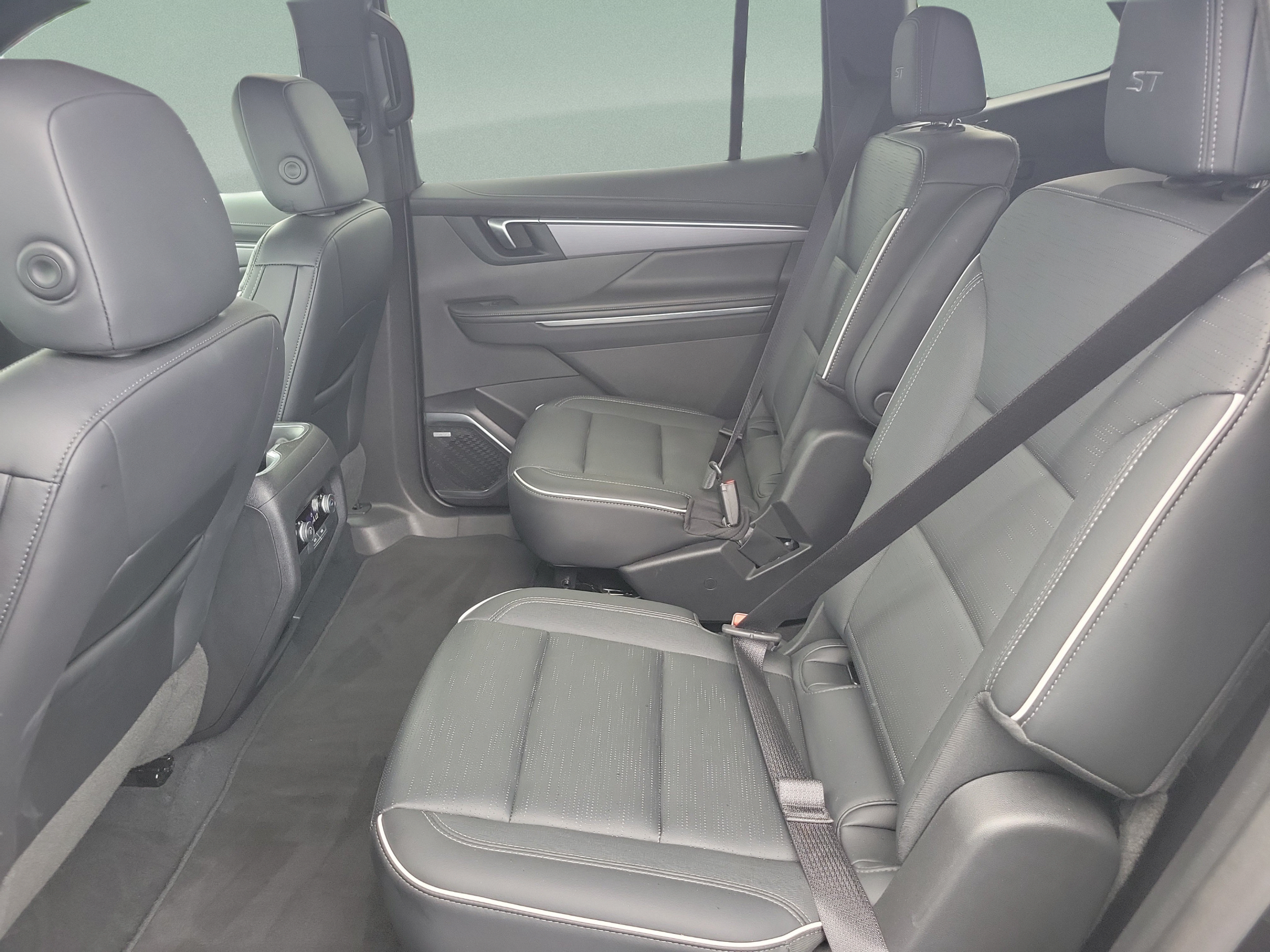 Used 2025 Buick Enclave Sport Touring FWD image 26