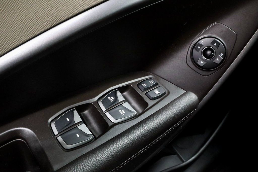 Used 2017 Hyundai Santa Fe Sport image 24