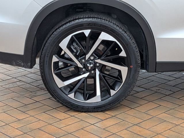 Used 2024 Mitsubishi Outlander SE image 9