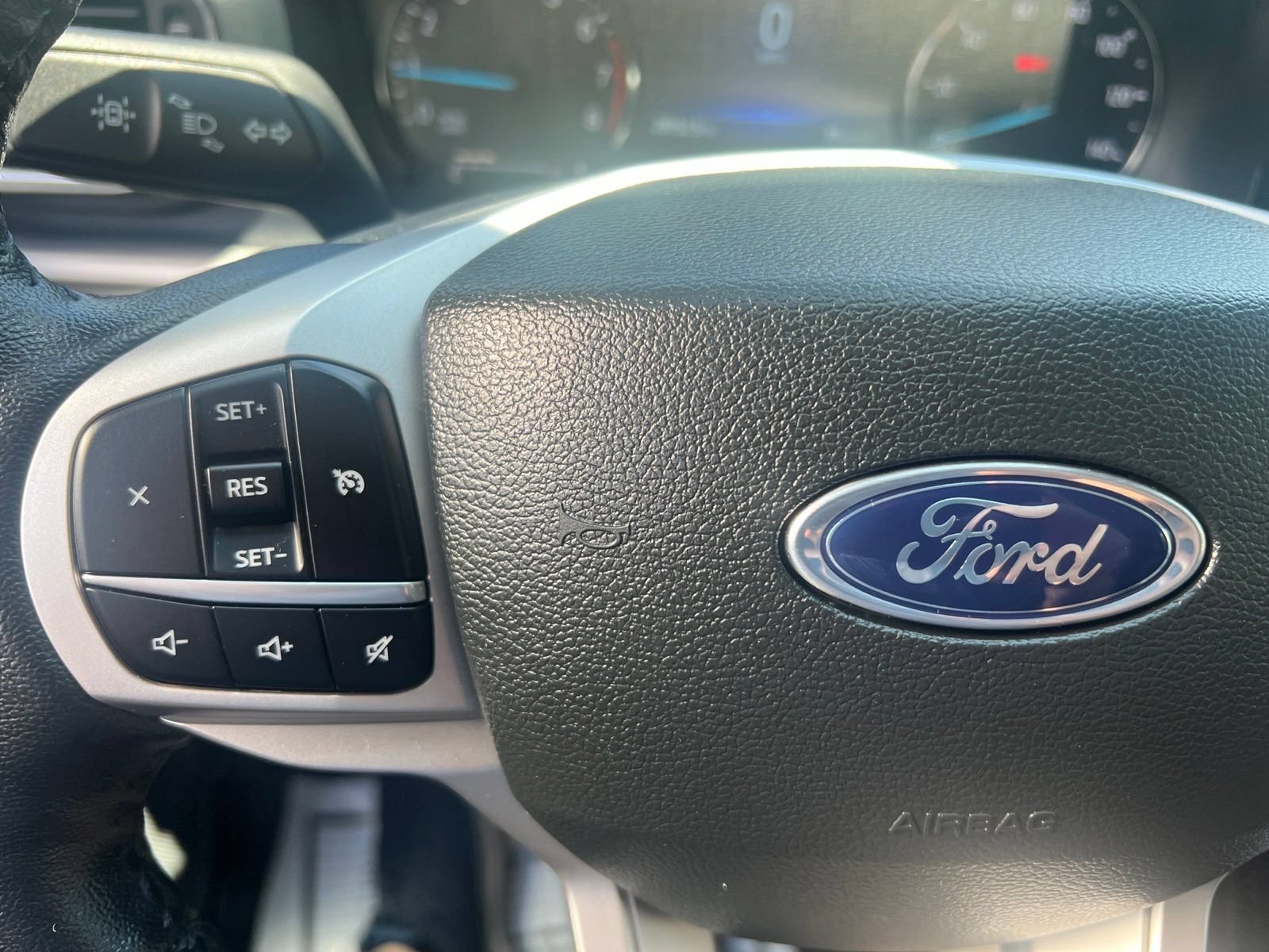 Certified 2023 Ford Explorer XLT w/ Equipment Group 202A AWD/4WD image 23