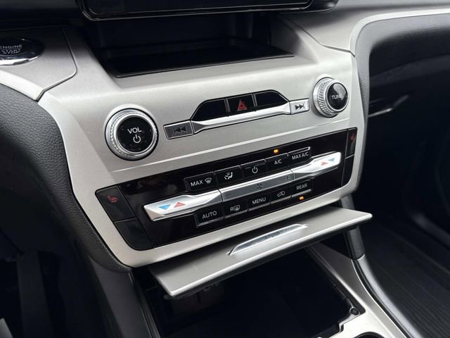 Certified 2022 Ford Explorer XLT image 30