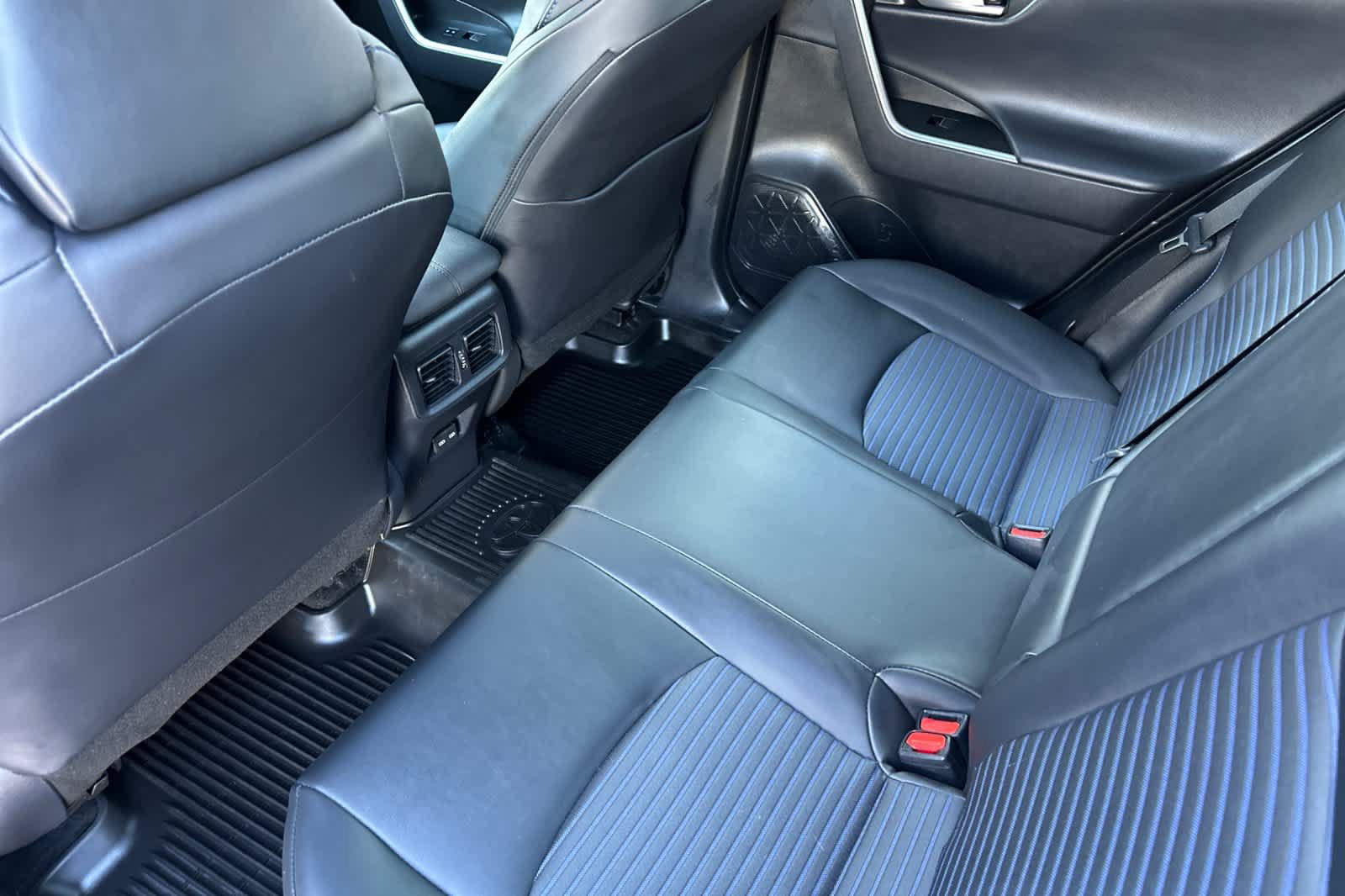 Used 2024 Toyota RAV4 XSE w/ Advanced Technology Package AWD/4WD image 4