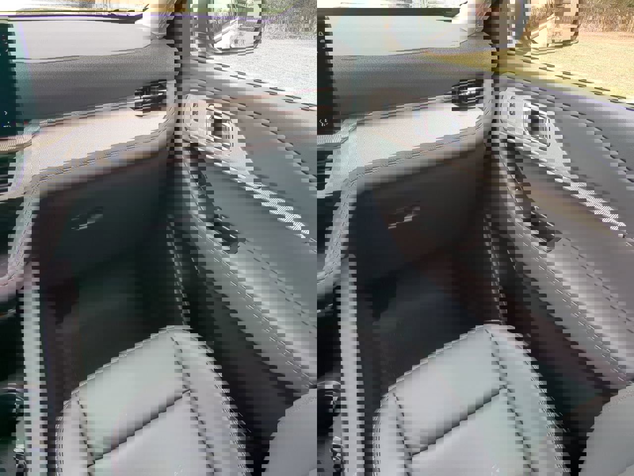 Certified 2025 Ford Explorer Active w/ Active Comfort Package image 15