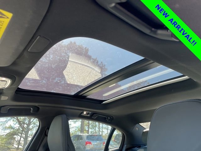 Used 2022 Volvo S60 B5 R-Design image 10