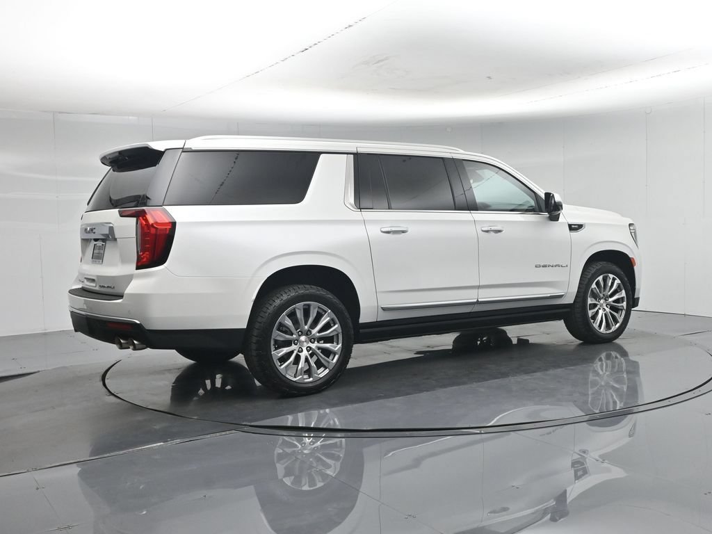 Used 2023 GMC Yukon XL Denali AWD/4WD image 28