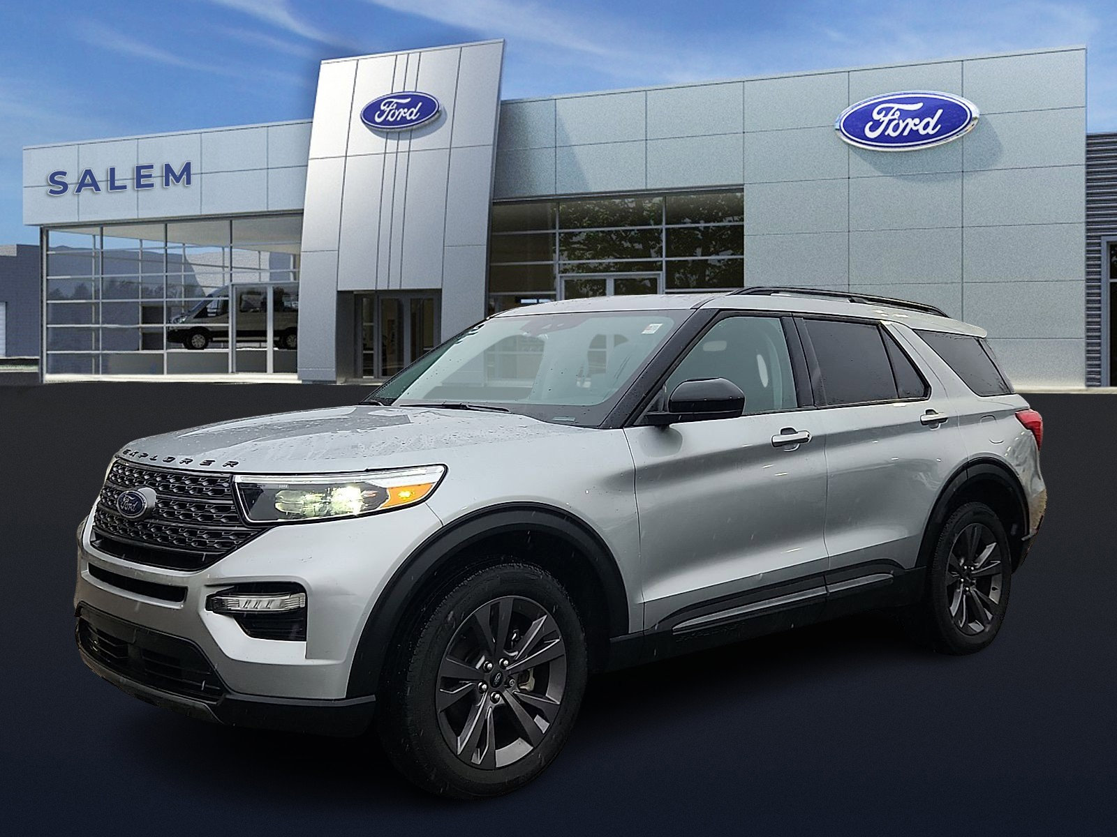 Certified 2023 Ford Explorer XLT w/ Equipment Group 202A image 7