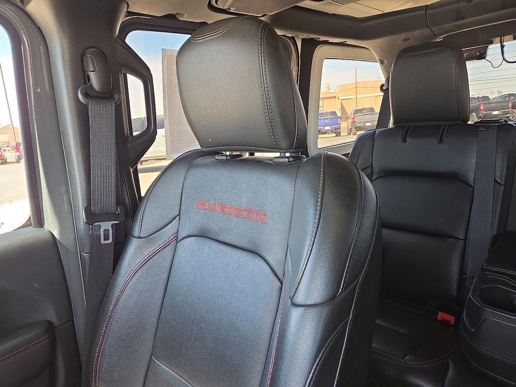 Used 2022 Jeep Wrangler Unlimited Rubicon w/ LED Lighting Group AWD/4WD image 30
