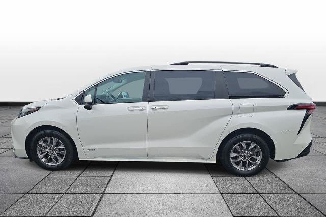 Used 2021 Toyota Sienna XLE w/ XLE Plus Package FWD image 8