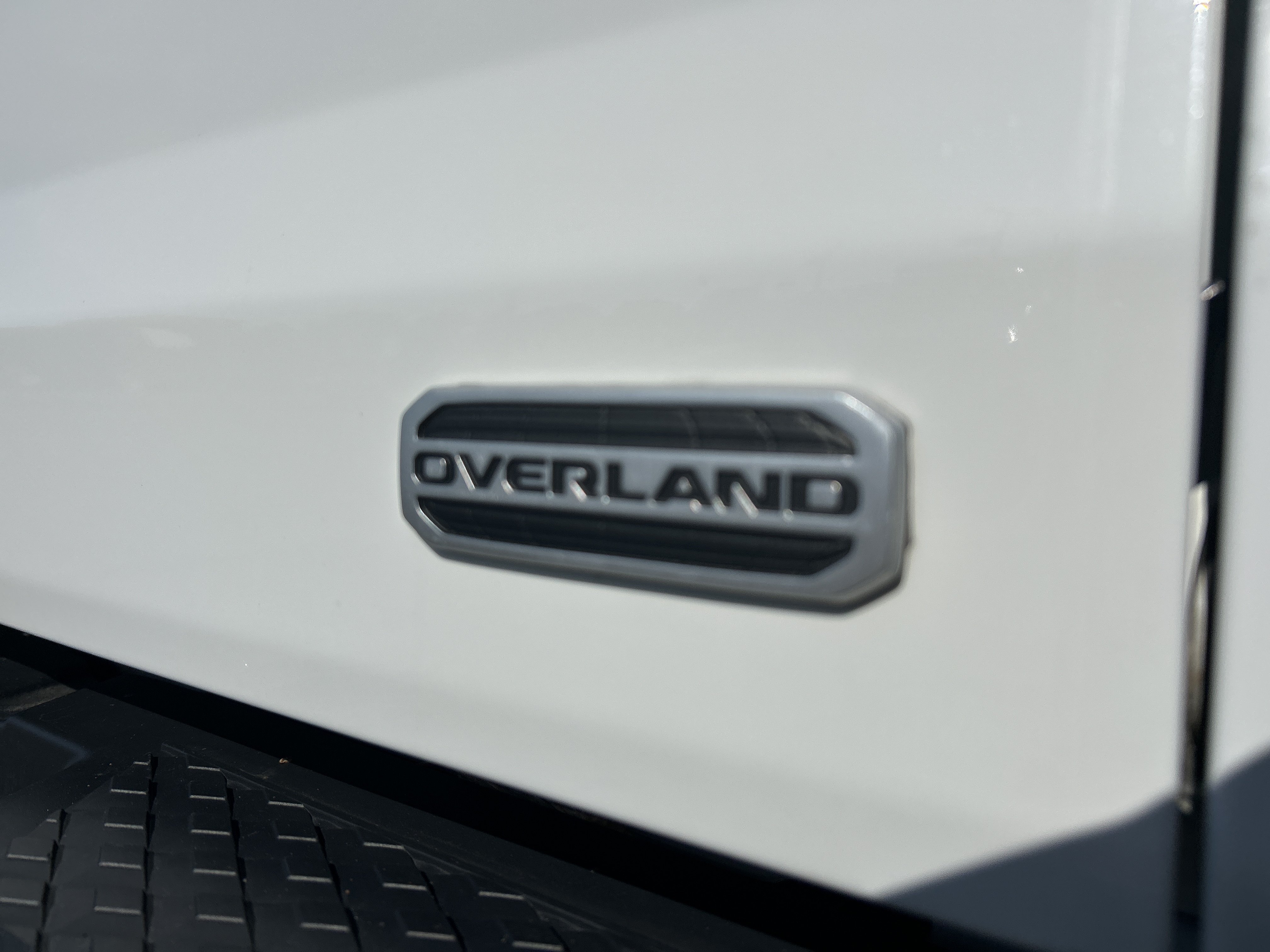 Used 2022 Jeep Gladiator Overland w/ Popular Equipment Package AWD/4WD image 27
