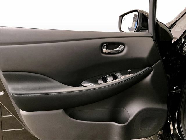 Used 2019 Nissan Leaf SV w/ SV Technology Package FWD image 22