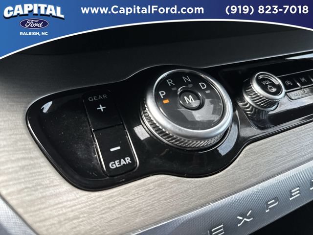 Certified 2025 Ford Expedition Platinum w/ Driver's Package AWD/4WD image 31