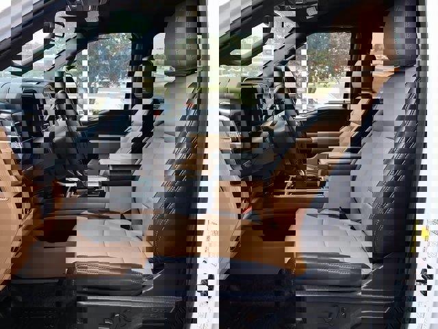 Certified 2025 Ford F250 Lariat w/ Tremor Off-Road Package image 9