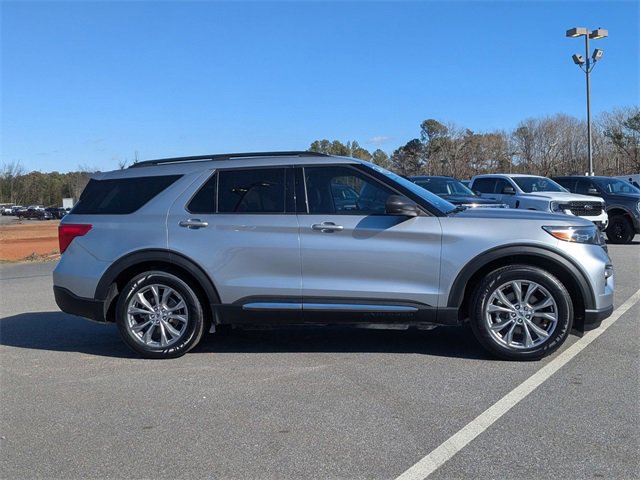 Certified 2022 Ford Explorer XLT w/ Equipment Group 202A image 2