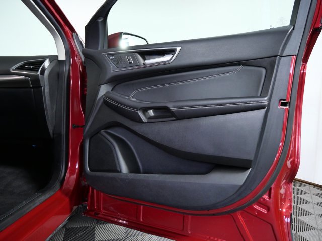 Certified 2023 Ford Edge Titanium w/ Equipment Group 301A AWD/4WD image 9