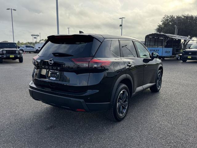 Used 2025 Nissan Rogue SV FWD image 3
