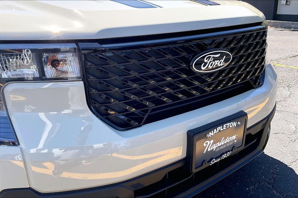 Certified 2025 Ford Maverick XLT w/ Black Appearance Package AWD/4WD image 28