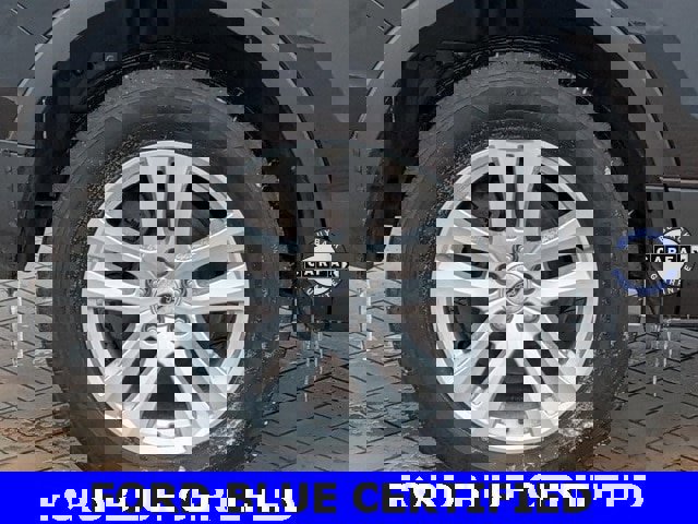 Certified 2018 Ford Explorer XLT w/ Equipment Group 202A image 10