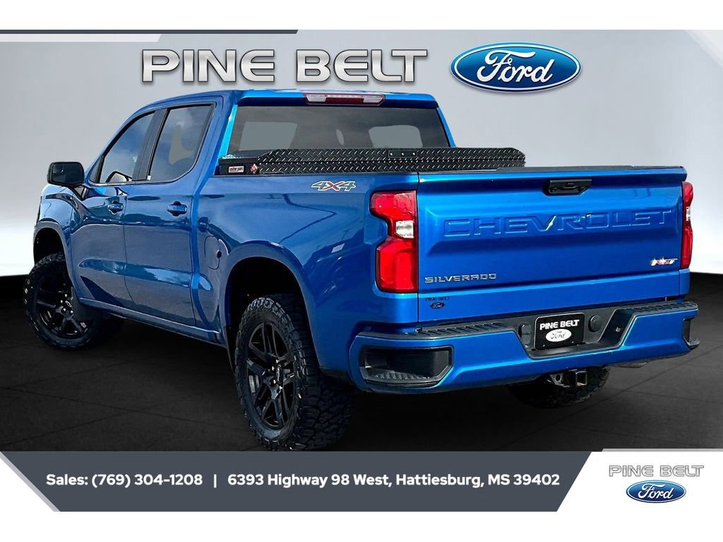 Used 2023 Chevrolet Silverado 1500 RST image 2