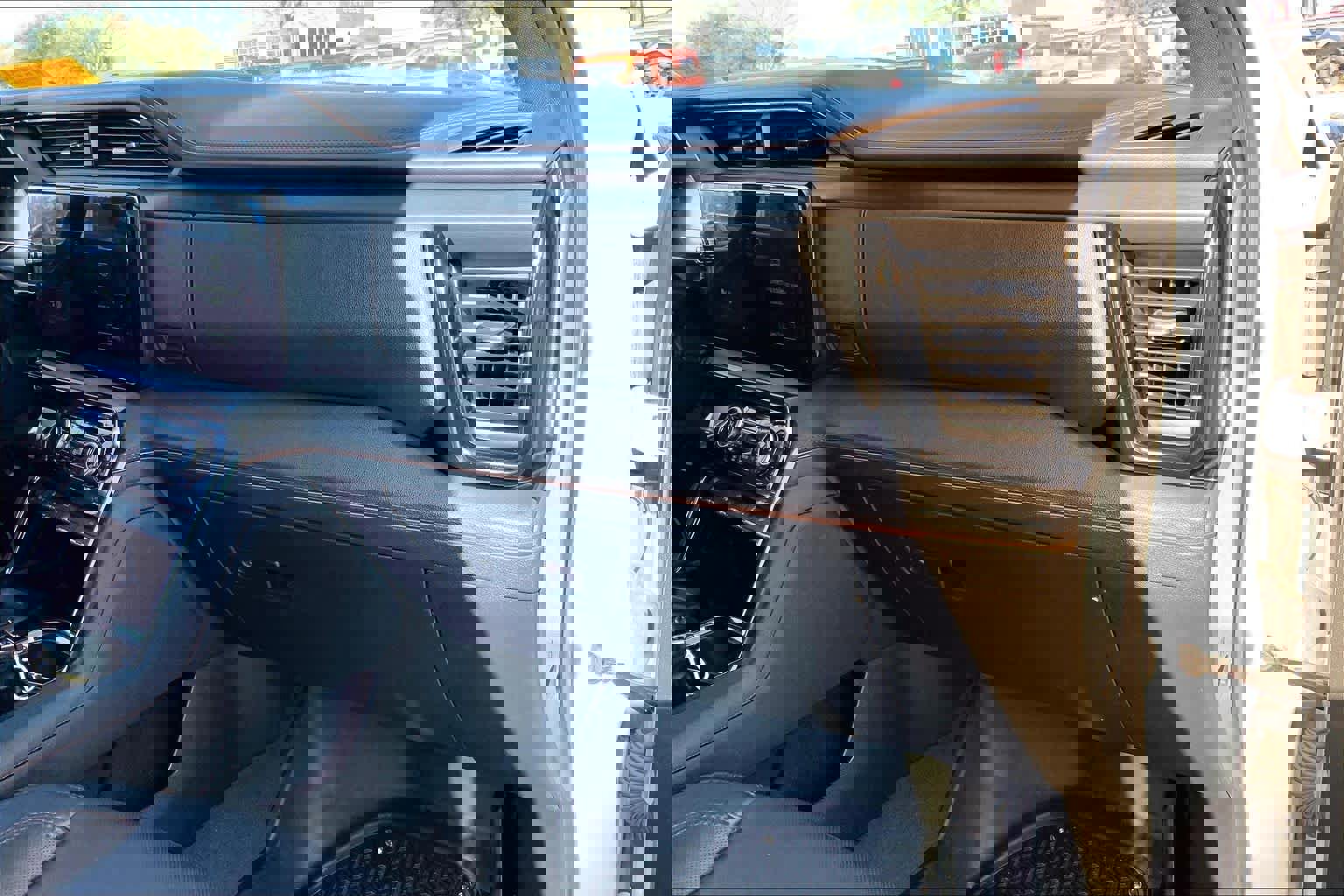 Used 2024 GMC Sierra 2500 AT4 w/ Technology Package image 17