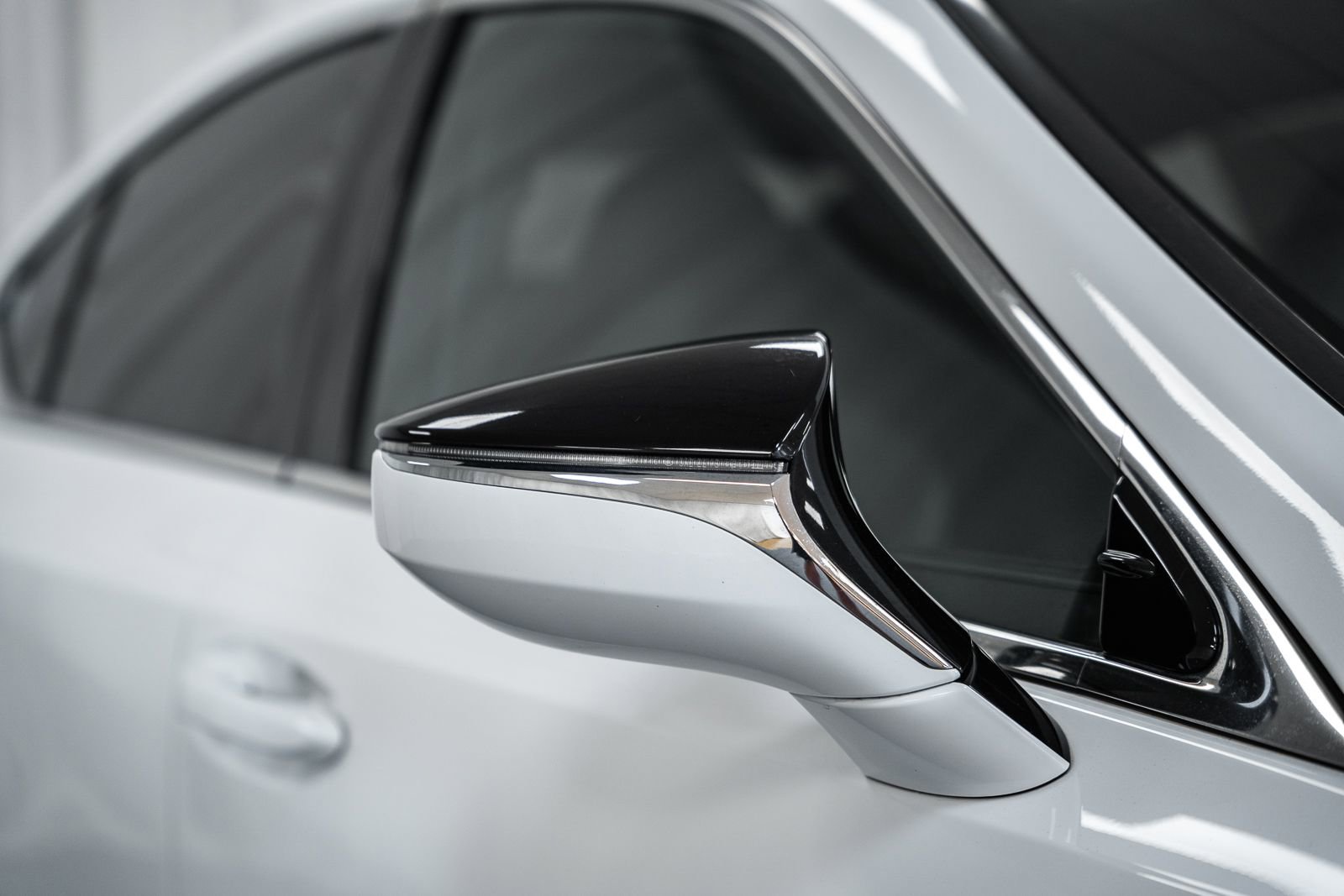 Used 2021 Lexus ES 350 F Sport w/ Accessory Package FWD image 18