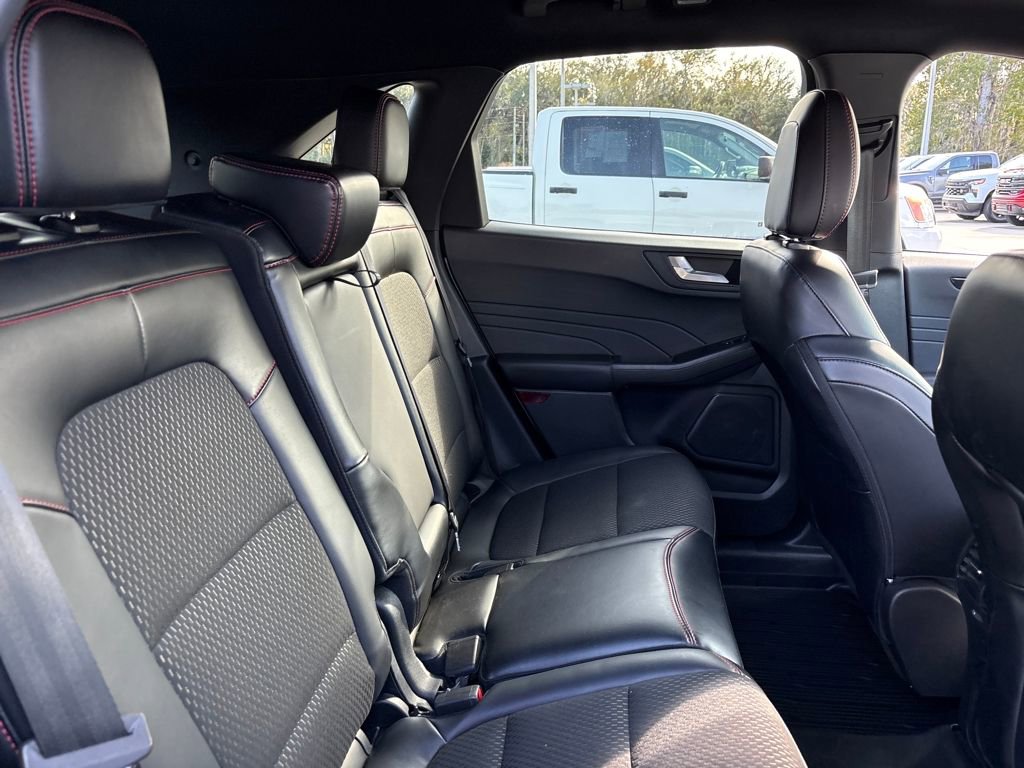 Certified 2025 Ford Escape ST-Line w/ Equipment Group 301A image 28