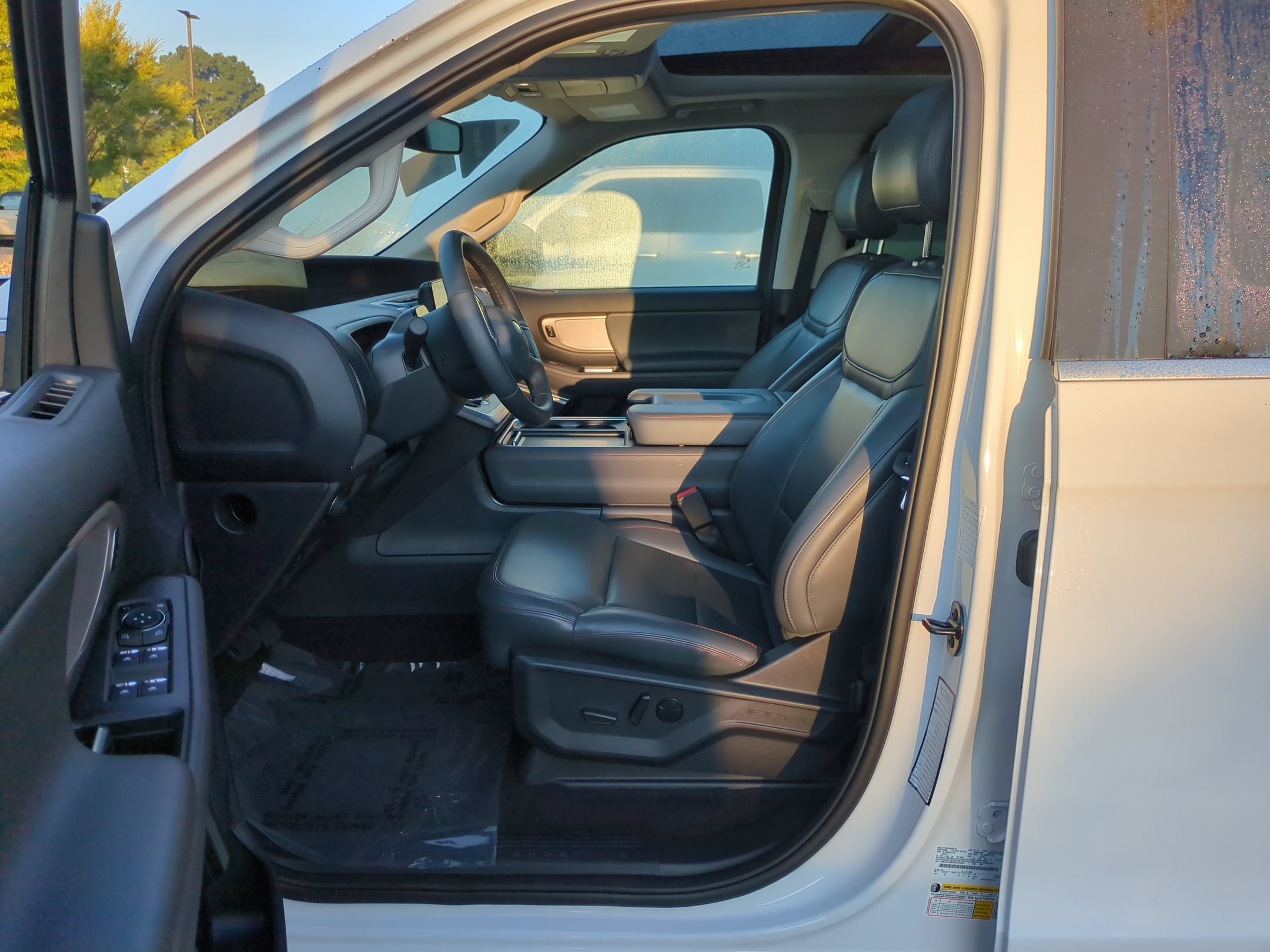 Certified 2025 Ford Expedition Active AWD/4WD image 16