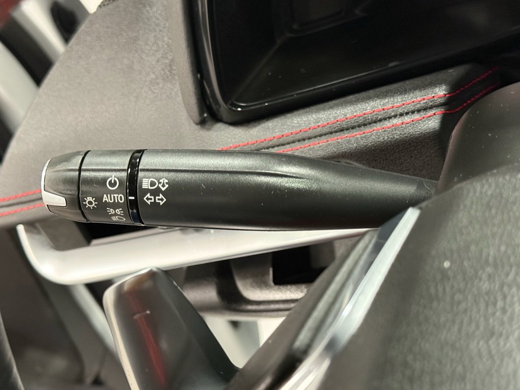 Used 2022 Chevrolet Corvette Stingray Coupe w/ Z51 Performance Package image 15