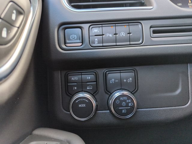 Used 2023 GMC Yukon SLT AWD/4WD image 34