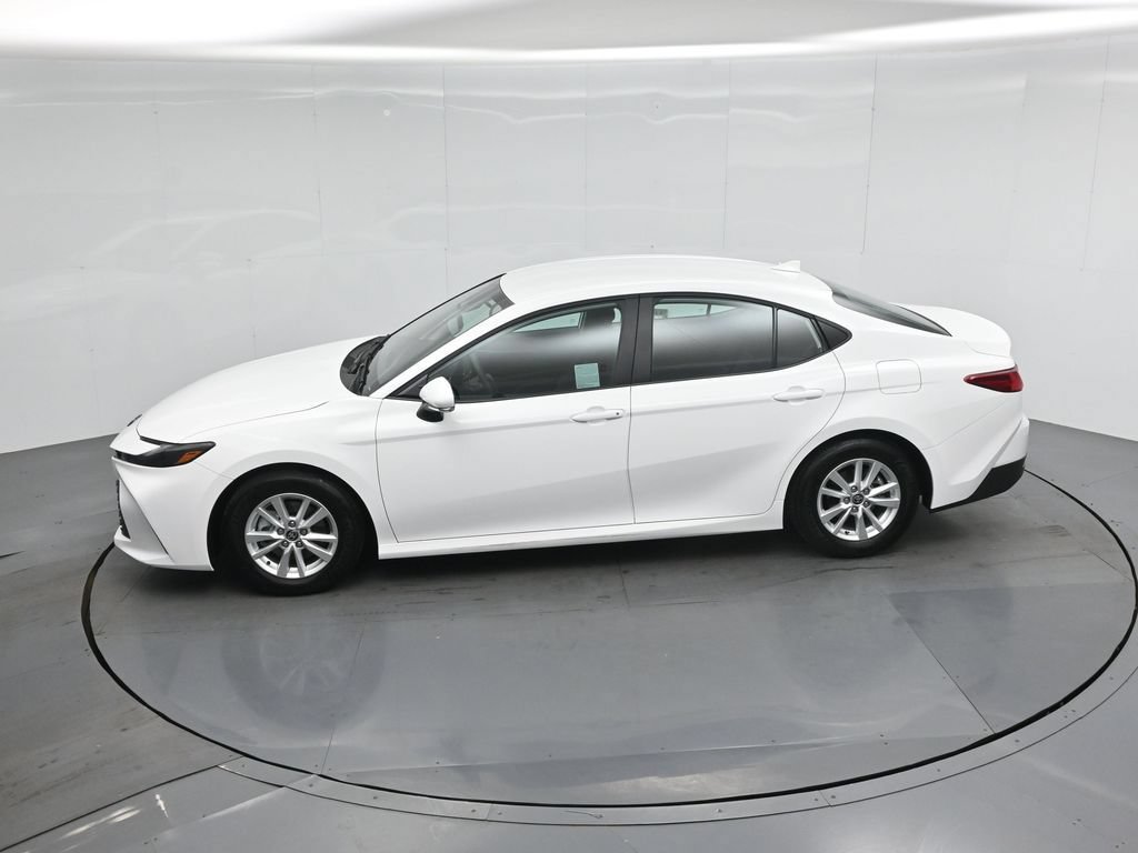Used 2025 Toyota Camry LE FWD image 37