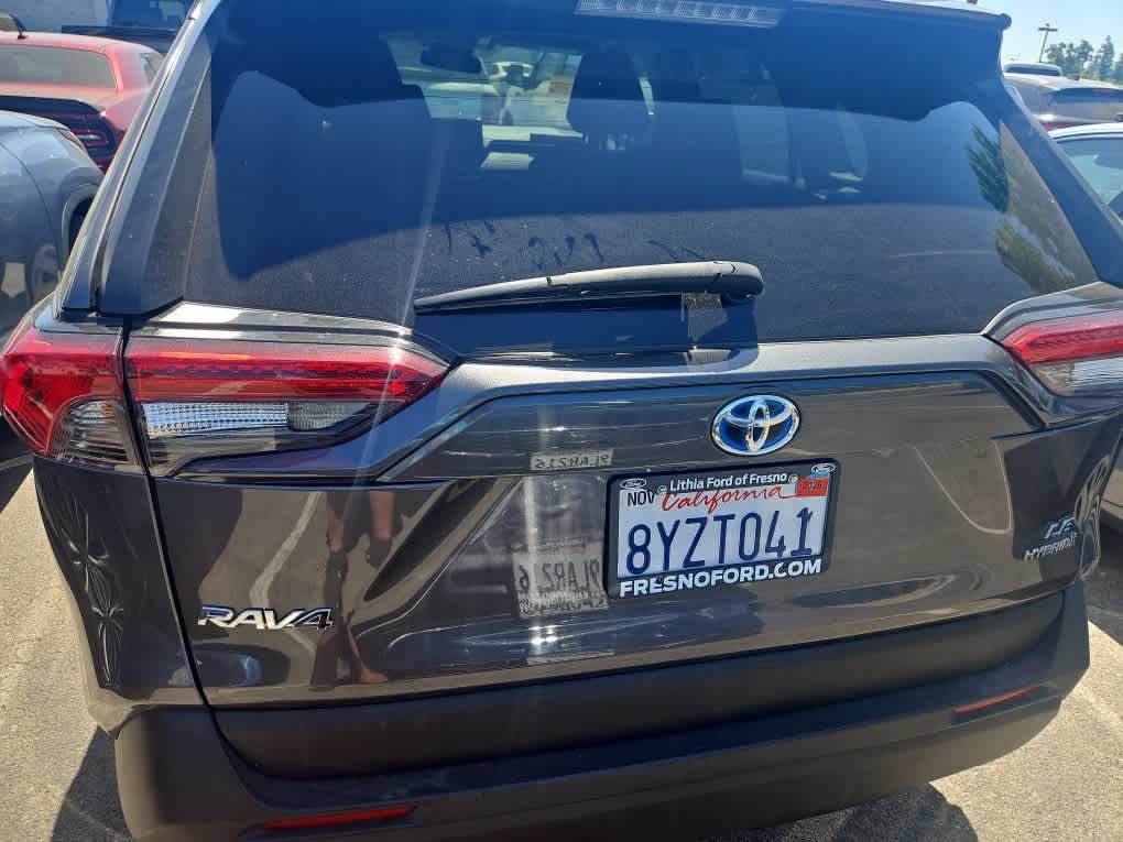 Used 2021 Toyota RAV4 LE AWD/4WD image 8