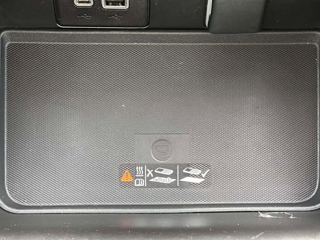 Used 2023 Chevrolet Suburban Z71 w/ Luxury Package image 23