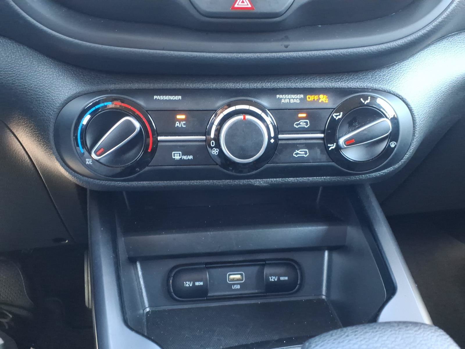 Used 2025 Kia Soul LX w/ LX Technology Package FWD image 24