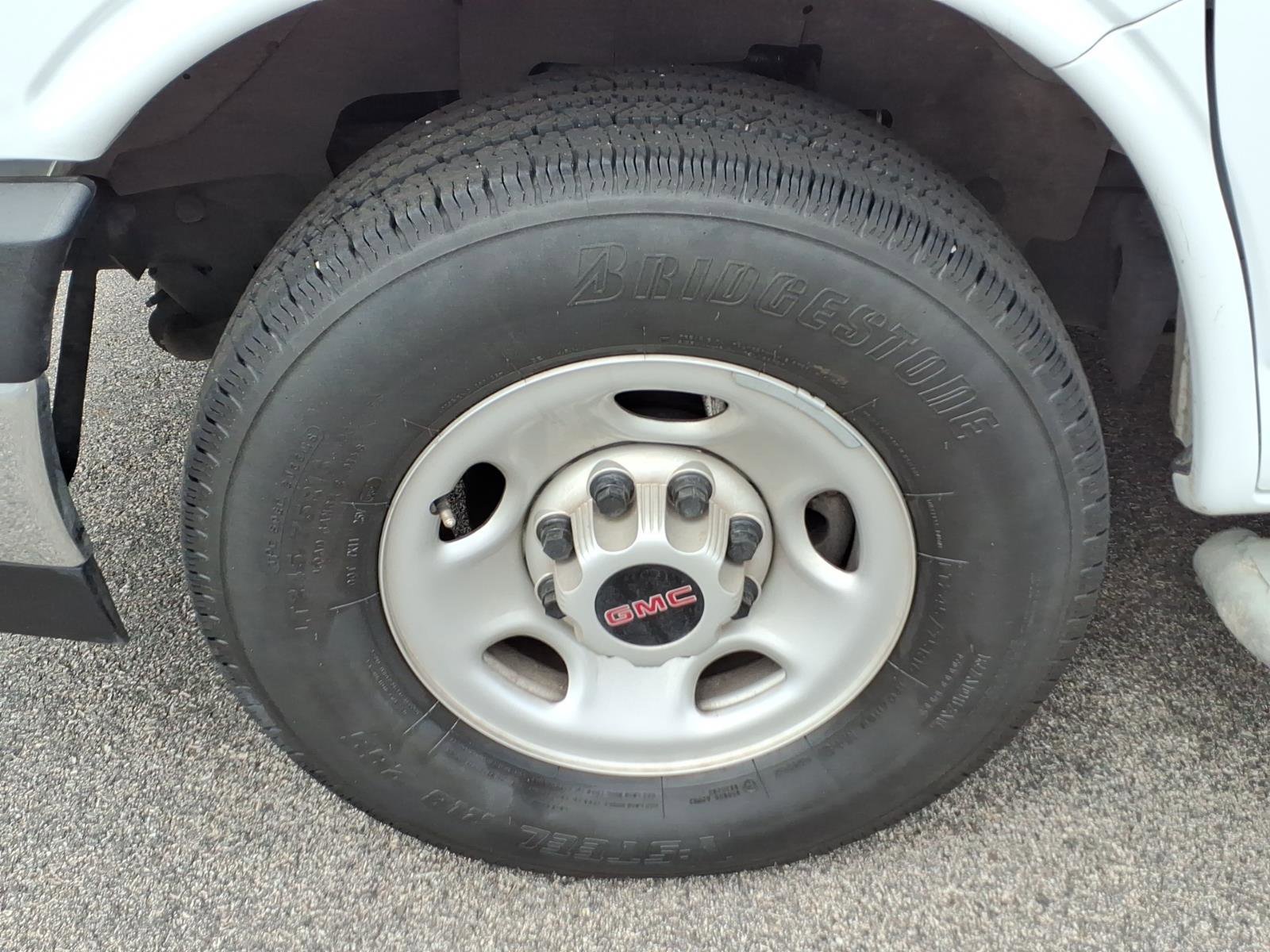Used 2024 GMC Savana 2500 w/ Driver Convenience Package RWD image 9